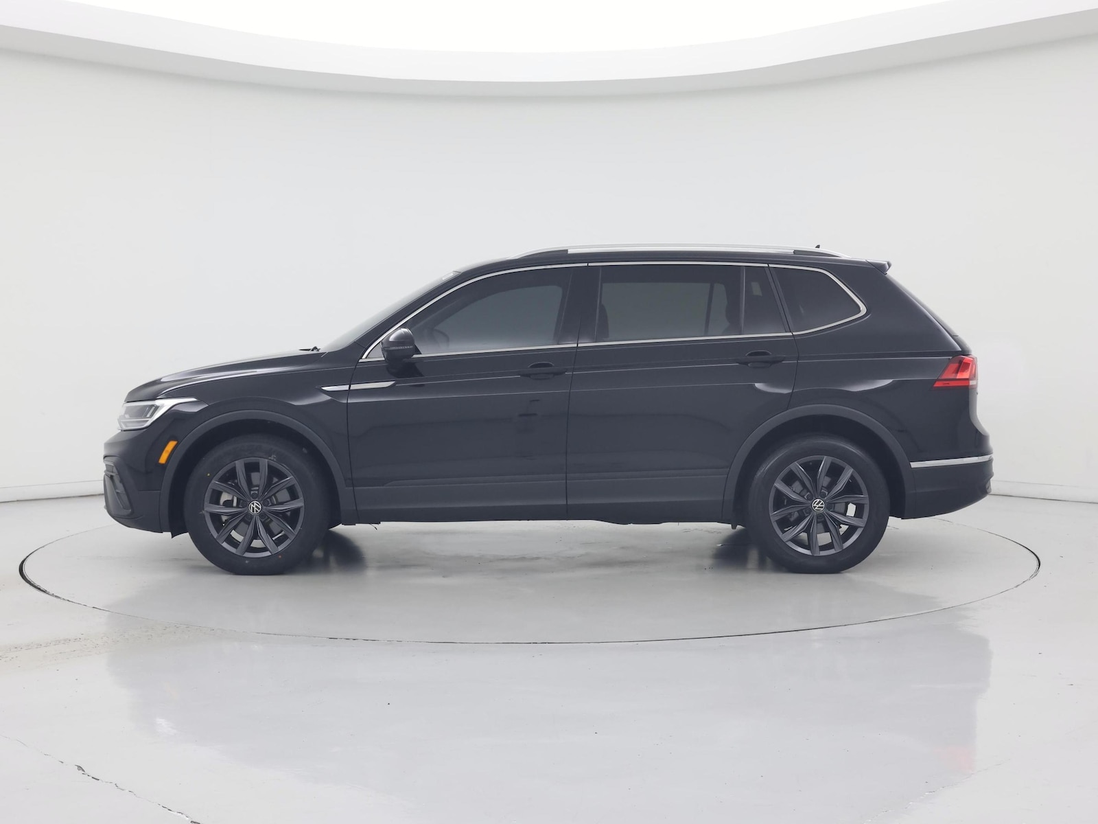 2023 Volkswagen Tiguan SE - Photo 4