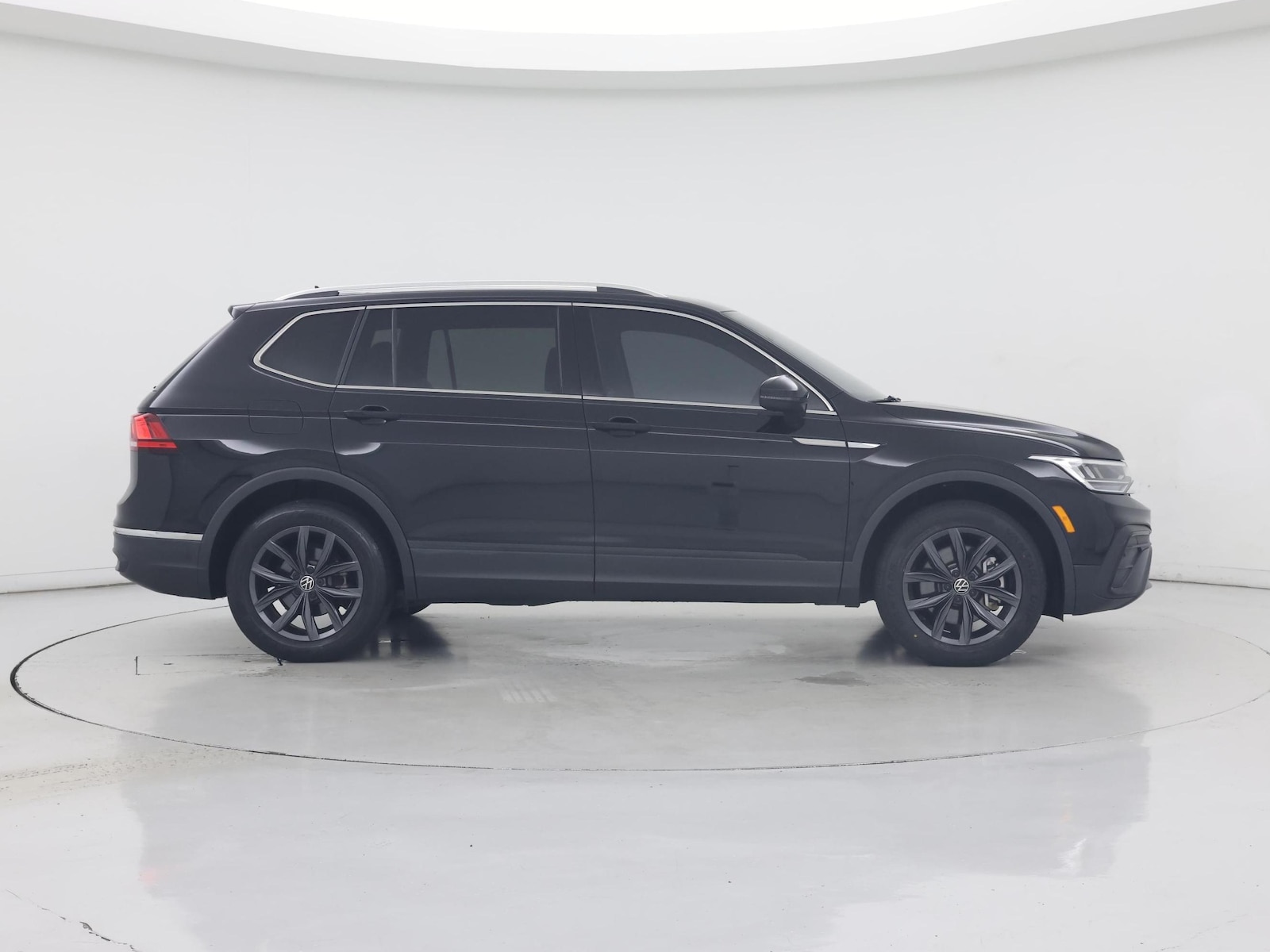 2023 Volkswagen Tiguan SE - Photo 8