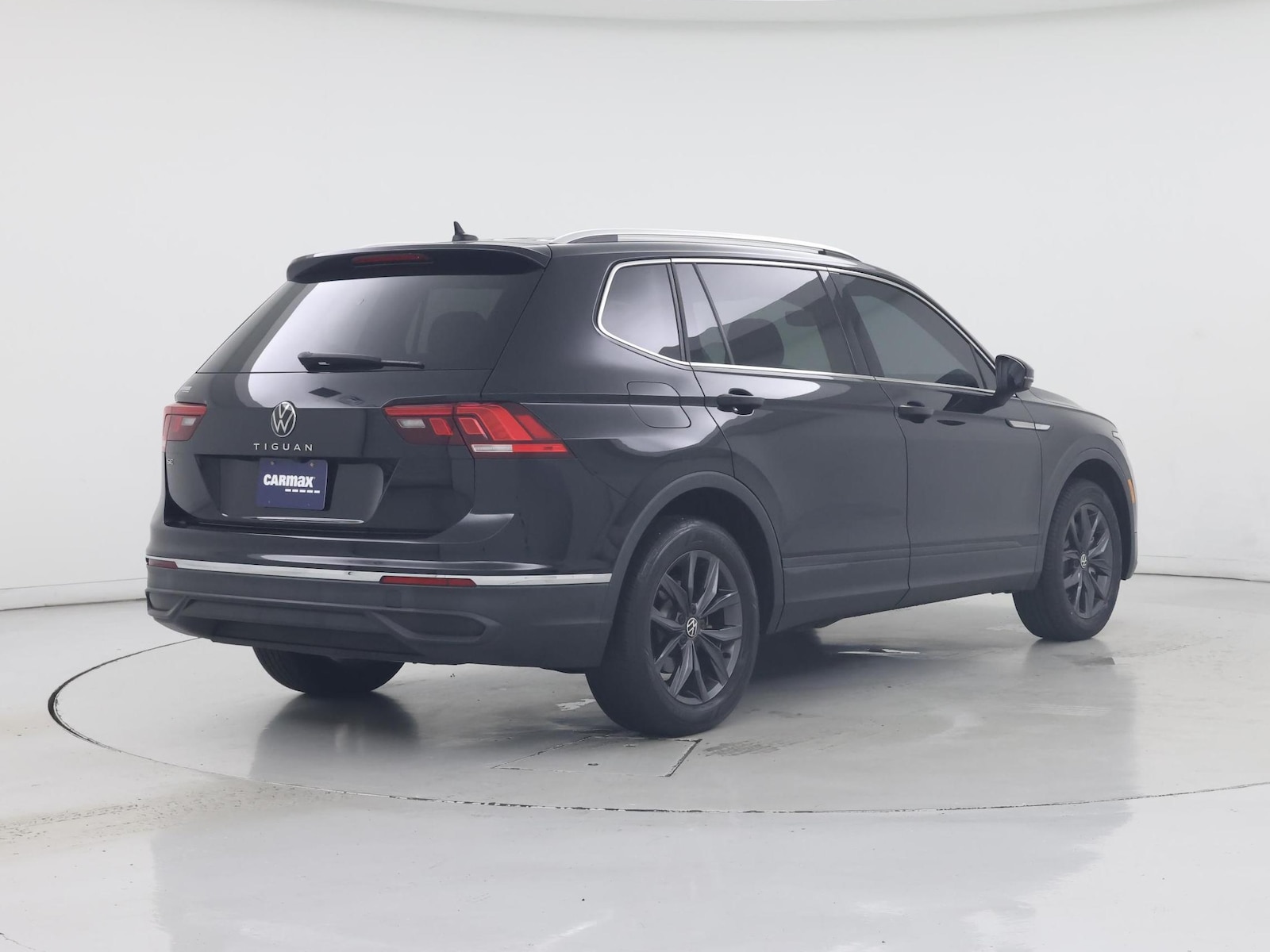 2023 Volkswagen Tiguan SE - Photo 9