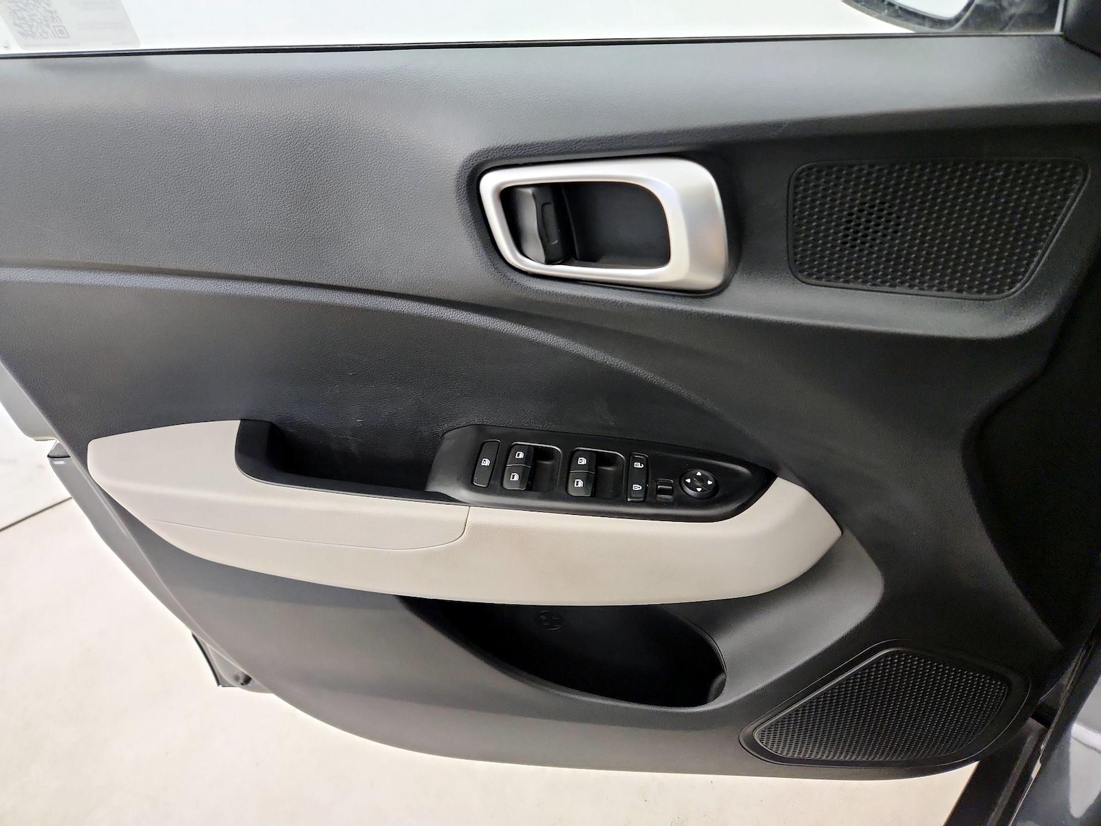2025 Hyundai Venue SEL - Photo 13