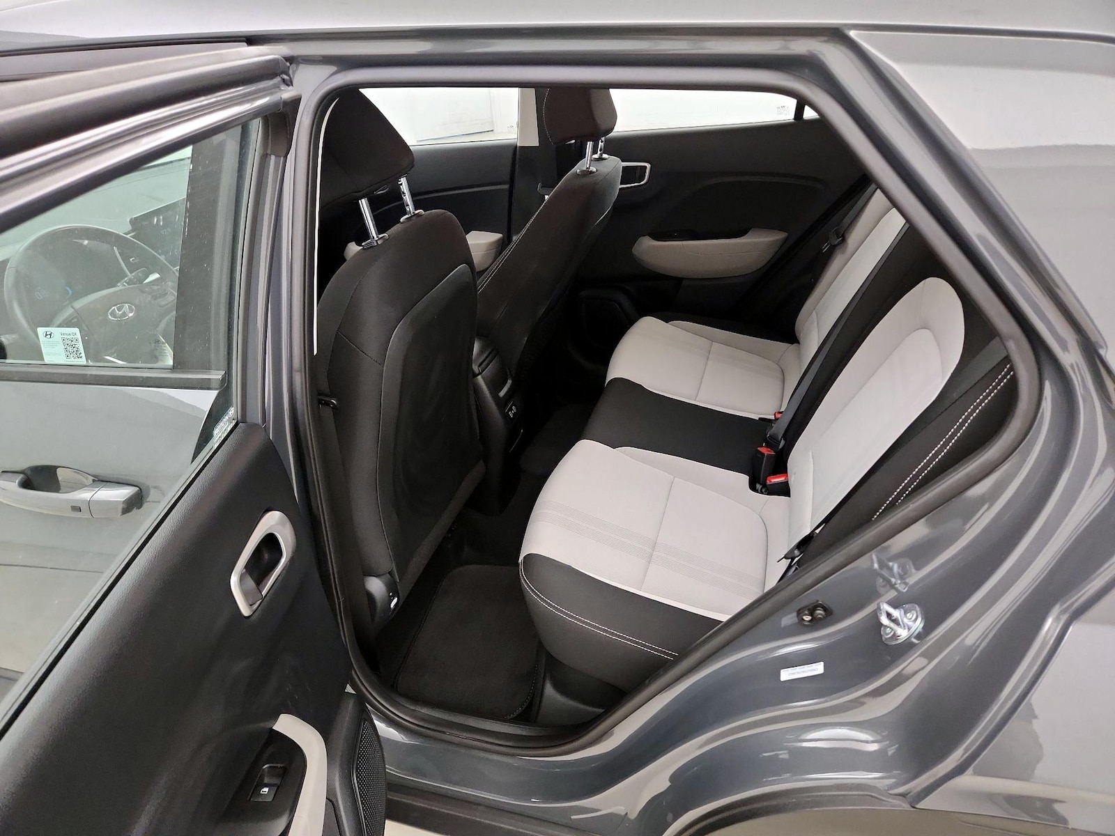 2025 Hyundai Venue SEL - Photo 21