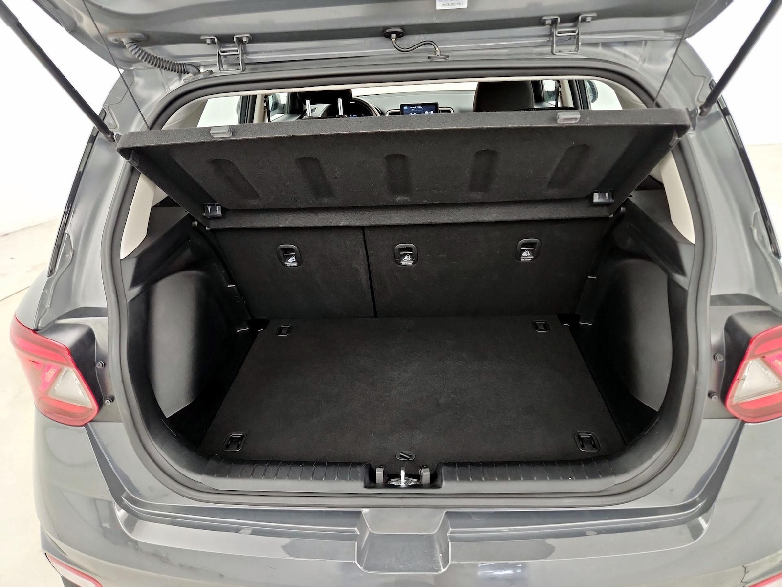 2025 Hyundai Venue SEL - Photo 22