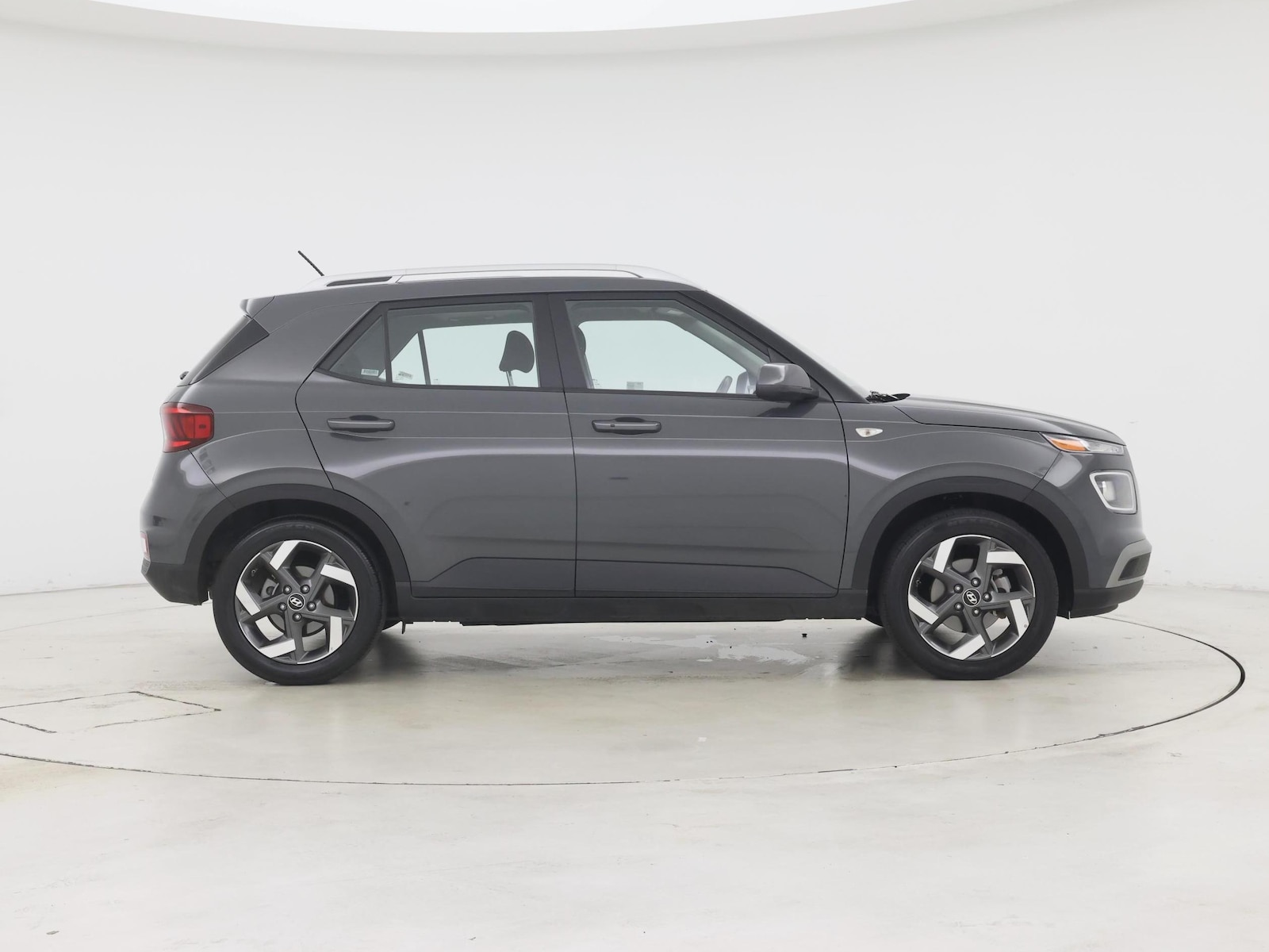 2025 Hyundai Venue SEL - Photo 8