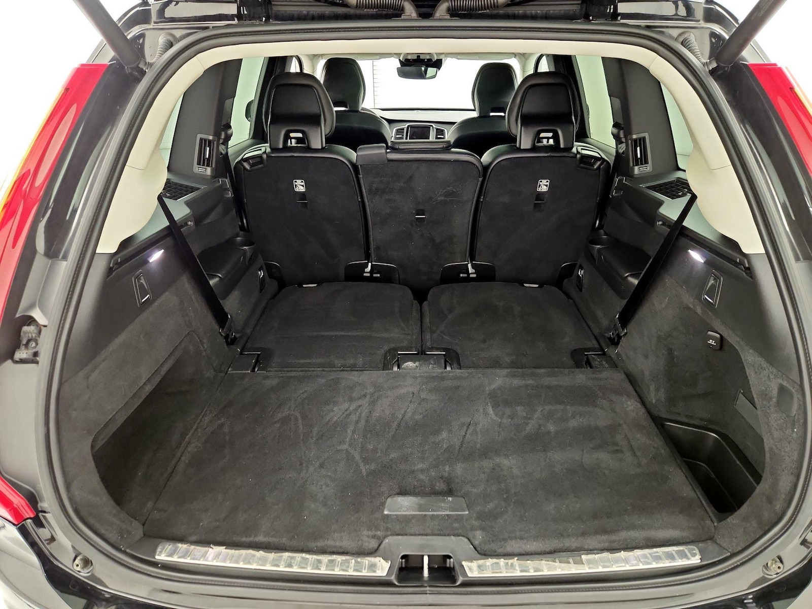 2022 Volvo XC90 Momentum - Photo 25