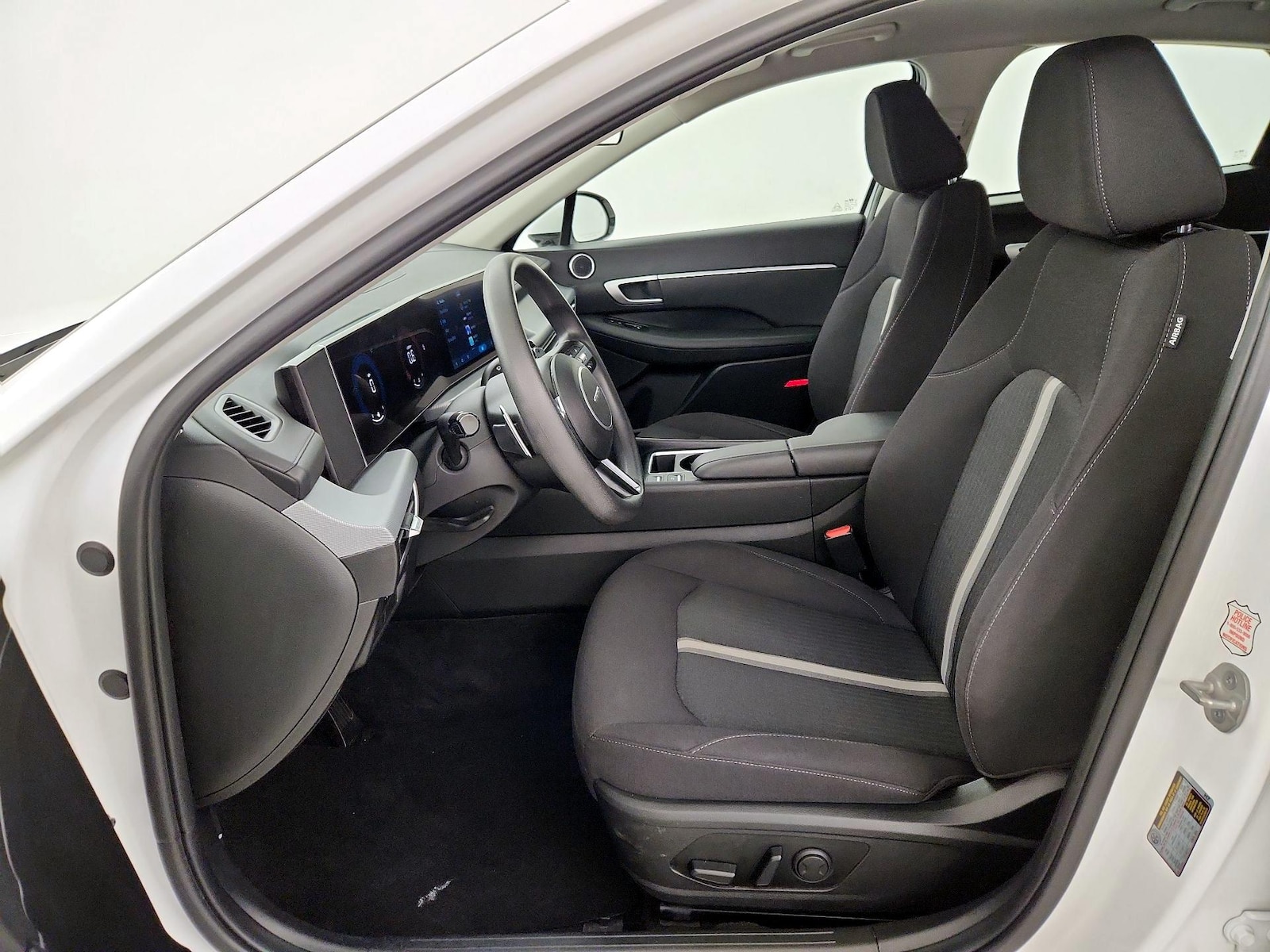 2025 Hyundai Sonata SEL - Photo 12
