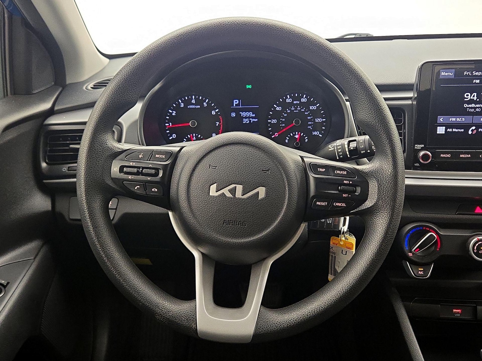 2022 Kia Rio 5-Door S - Photo 11