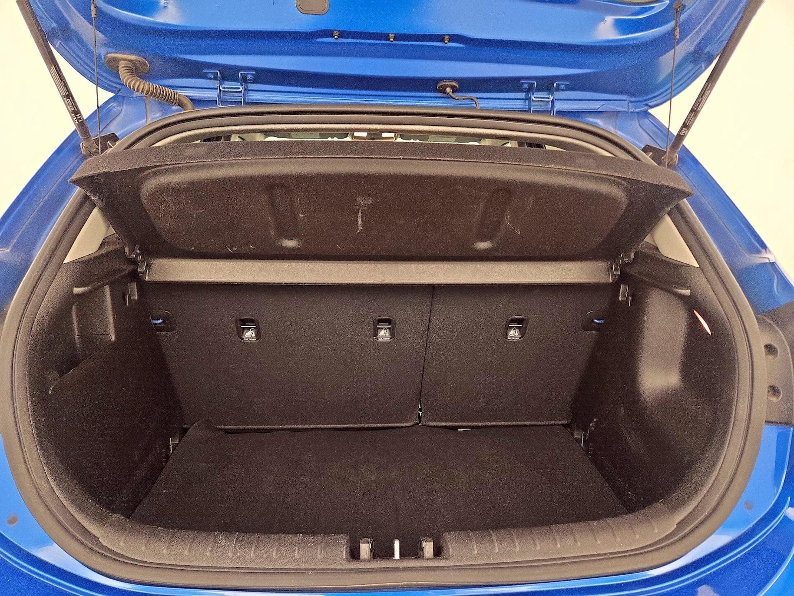 2022 Kia Rio 5-Door S - Photo 21
