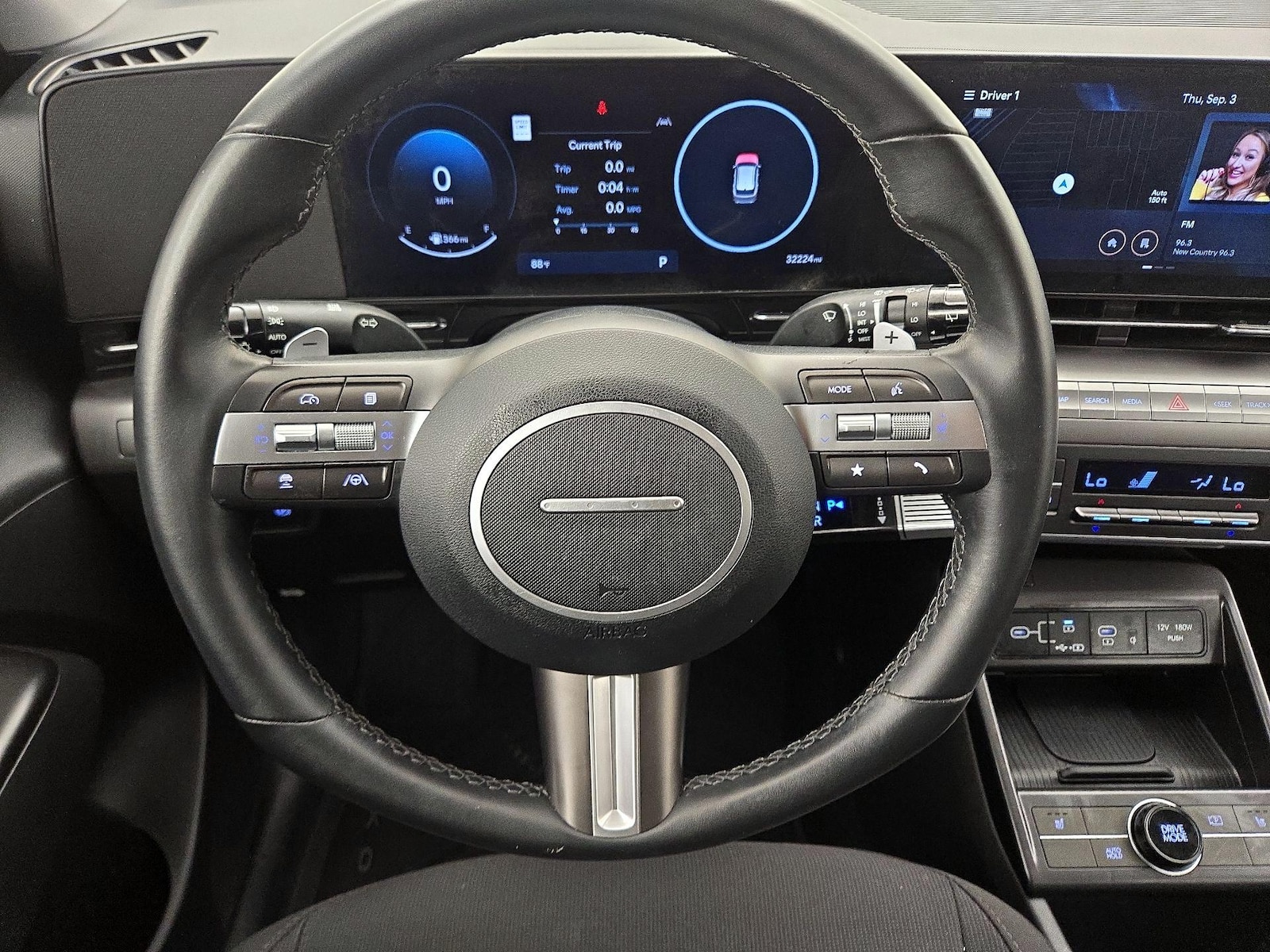 2025 Hyundai Kona SEL Convenience - Photo 11