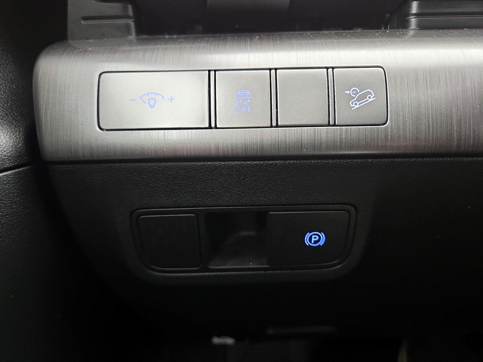 2025 Hyundai Kona SEL Convenience - Photo 14