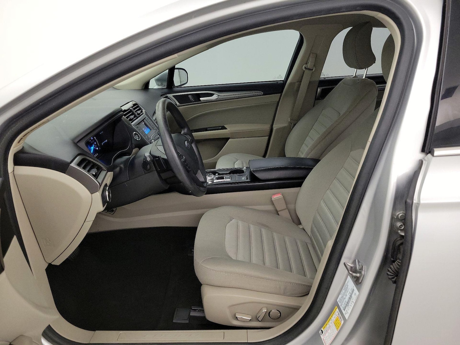 2018 Ford Fusion SE - Photo 12