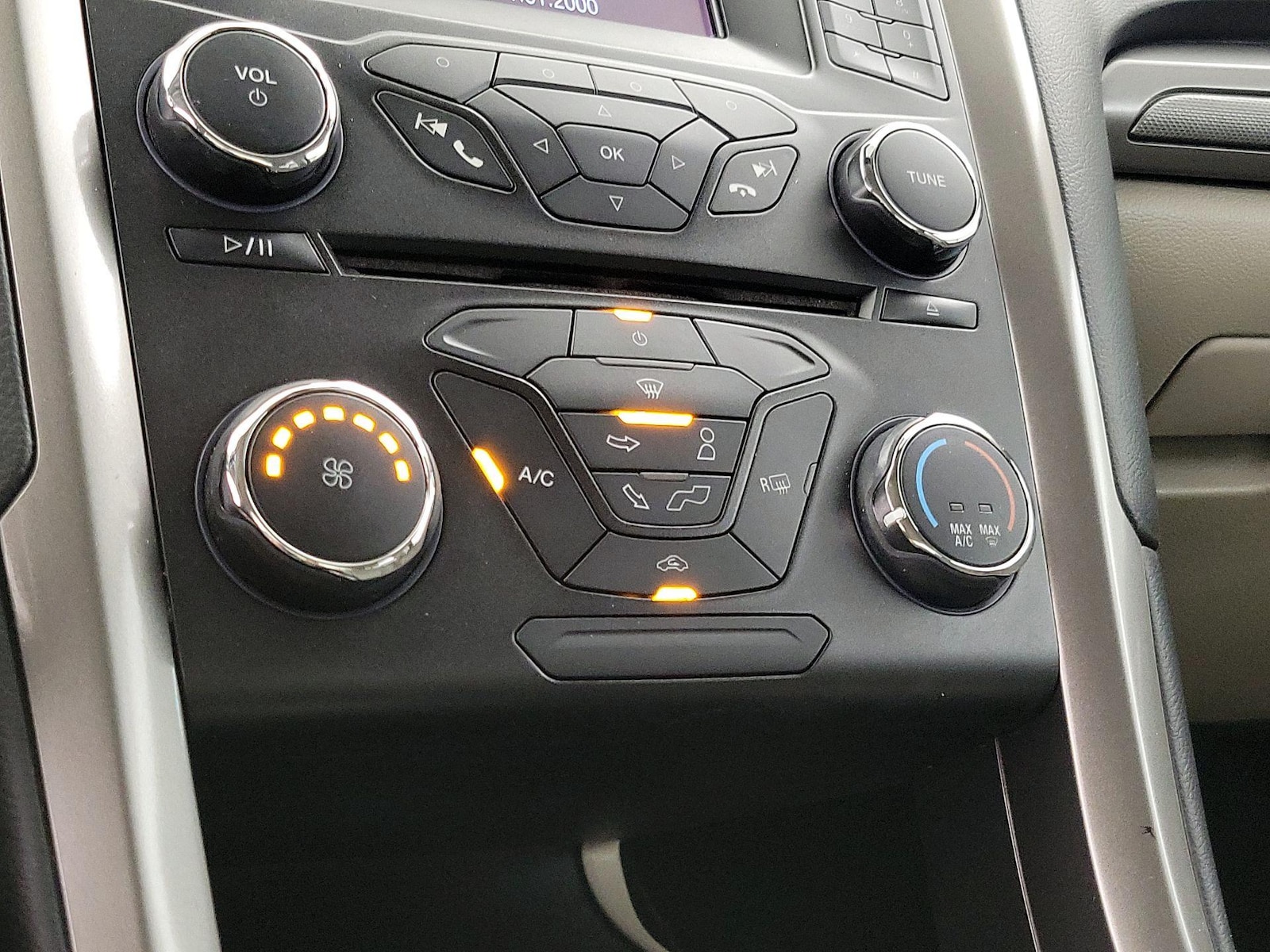 2018 Ford Fusion SE - Photo 17