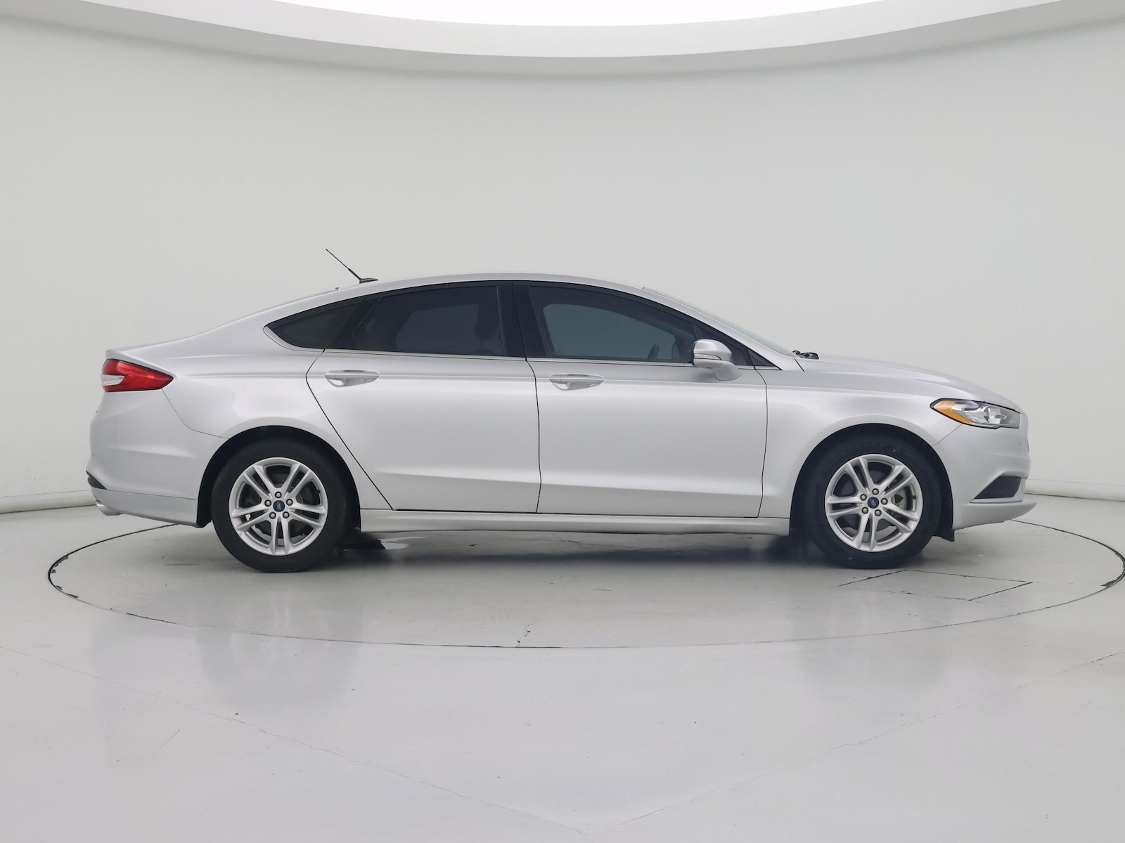 2018 Ford Fusion SE - Photo 8