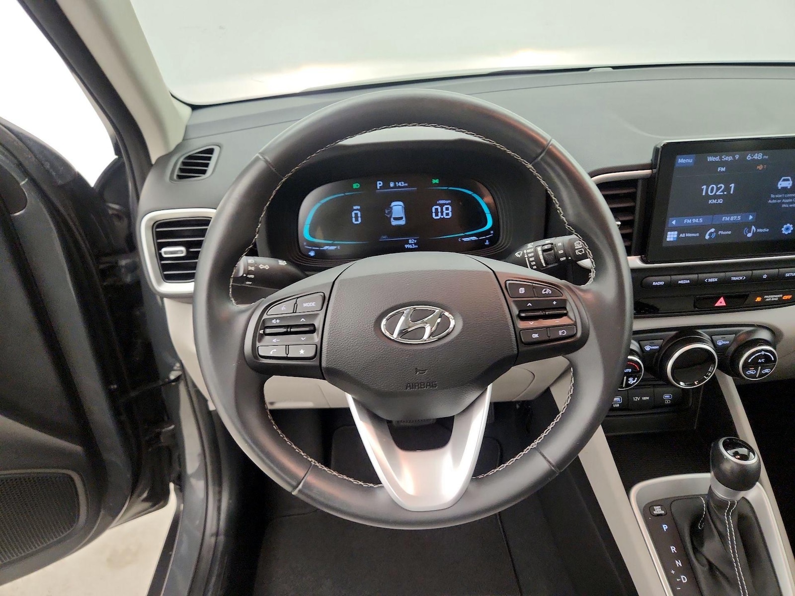 2024 Hyundai Venue SEL - Photo 11