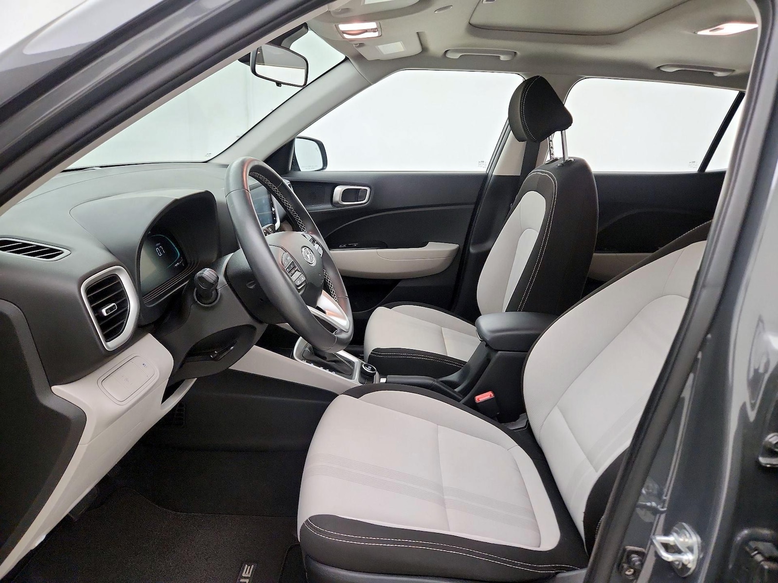 2024 Hyundai Venue SEL - Photo 12