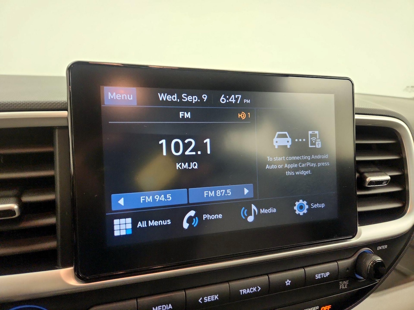 2024 Hyundai Venue SEL - Photo 16