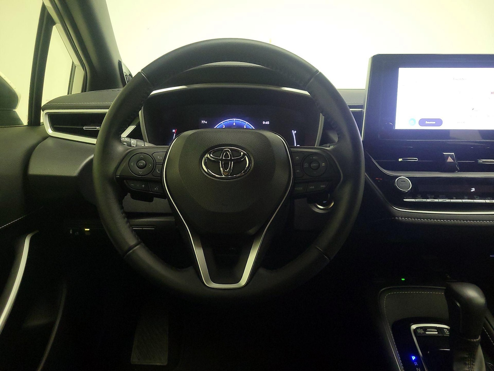 2025 Toyota Corolla Hatchback XSE - Photo 11