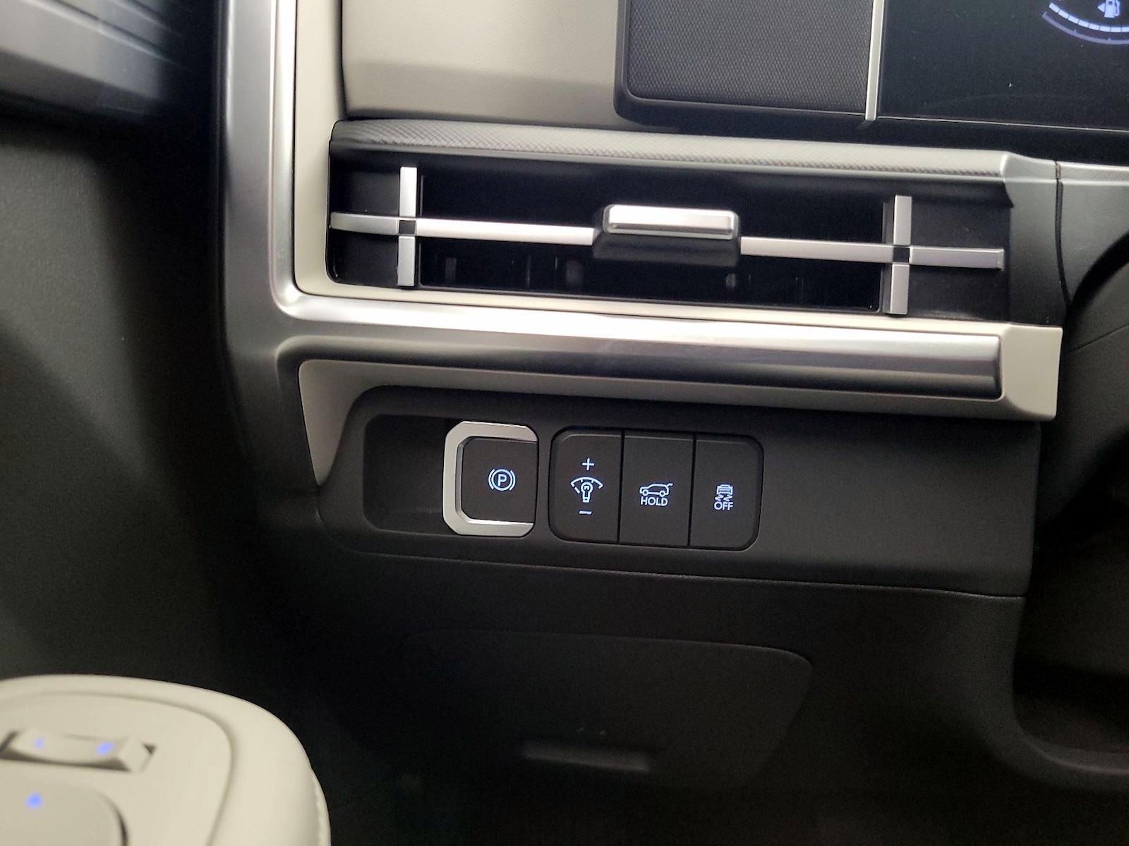 2025 Hyundai Santa Fe SEL - Photo 14