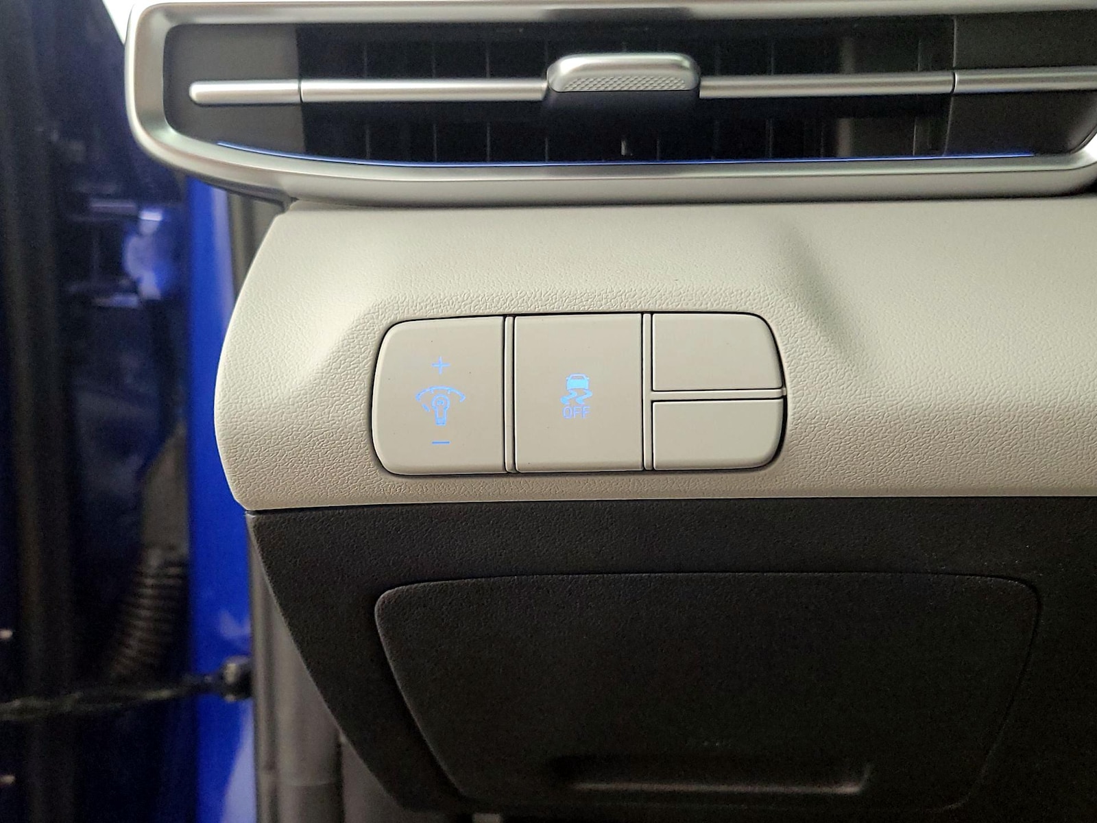 2025 Hyundai Elantra Limited - Photo 5