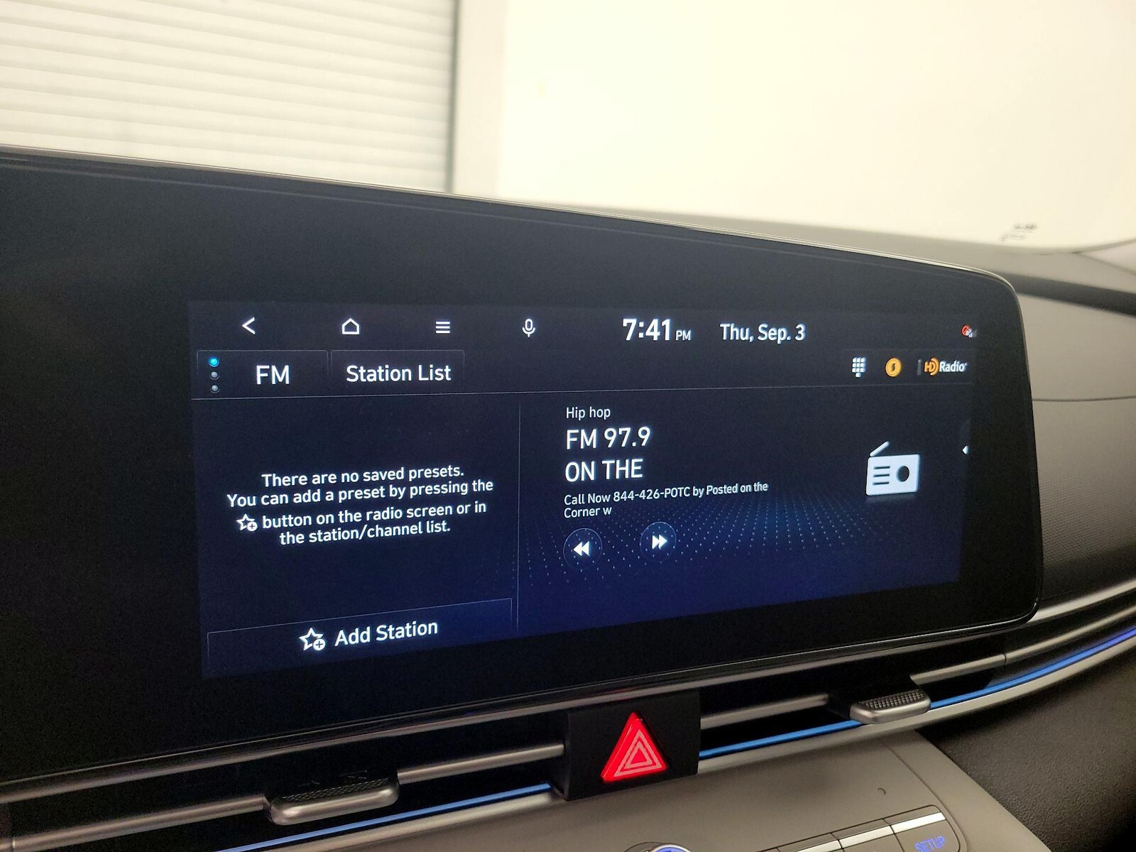 2025 Hyundai Elantra Limited - Photo 8