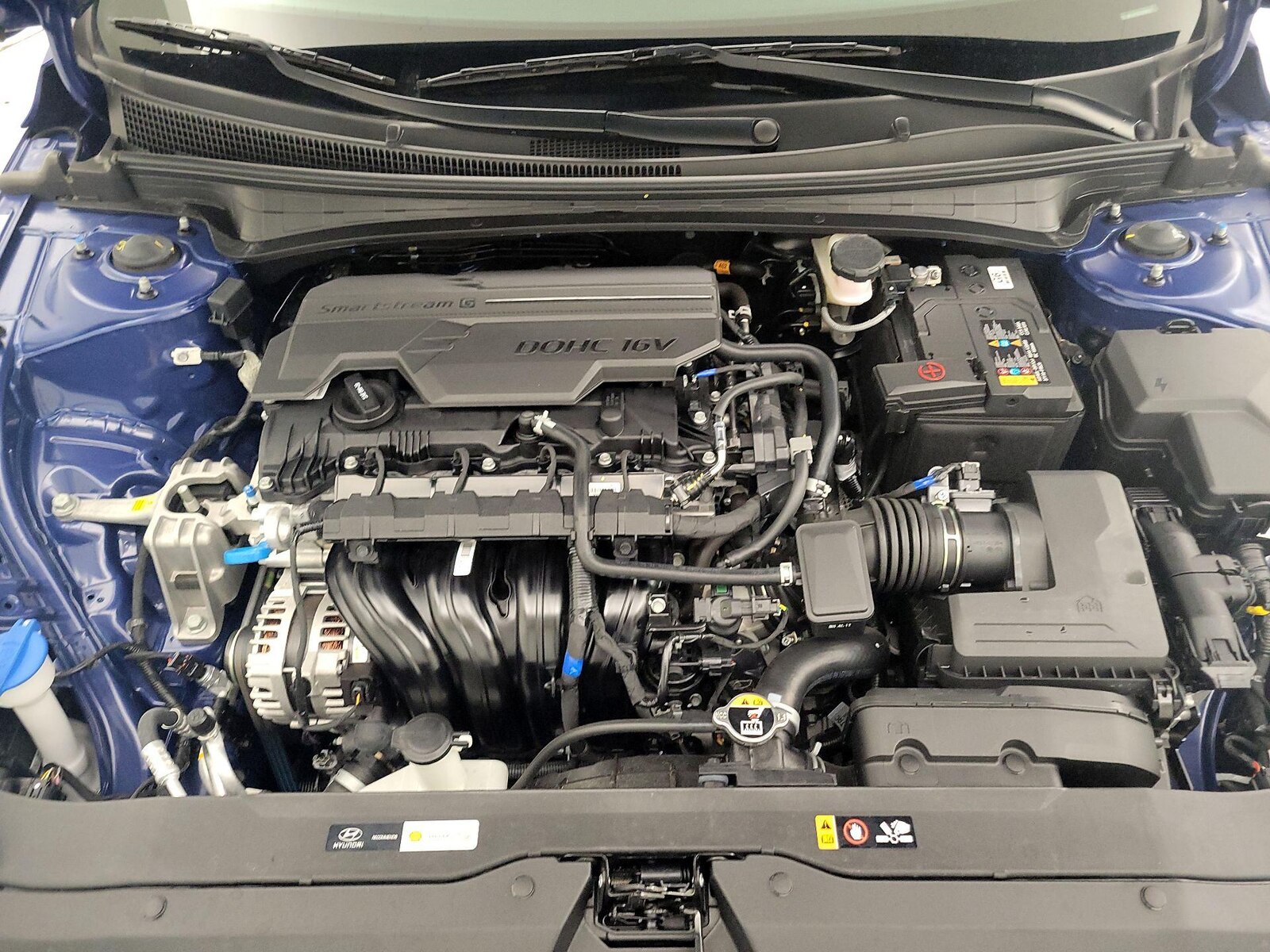 2025 Hyundai Elantra Limited - Photo 15