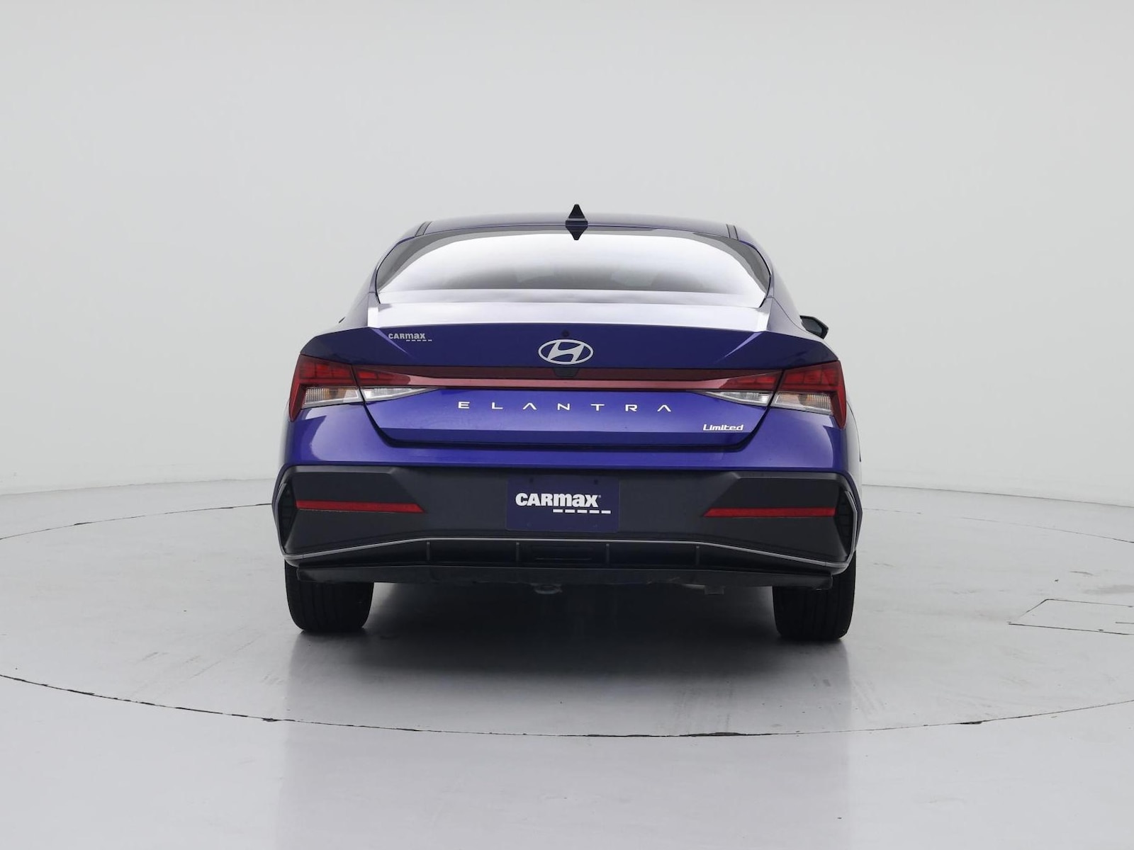 2025 Hyundai Elantra Limited - Photo 17