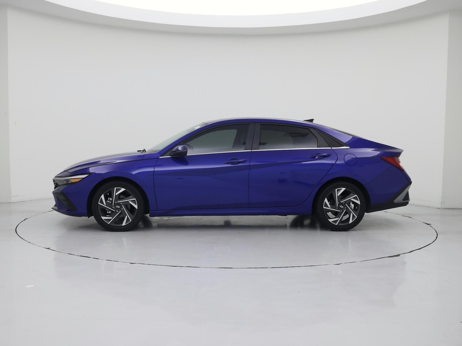 2025 Hyundai Elantra Limited - Photo 19