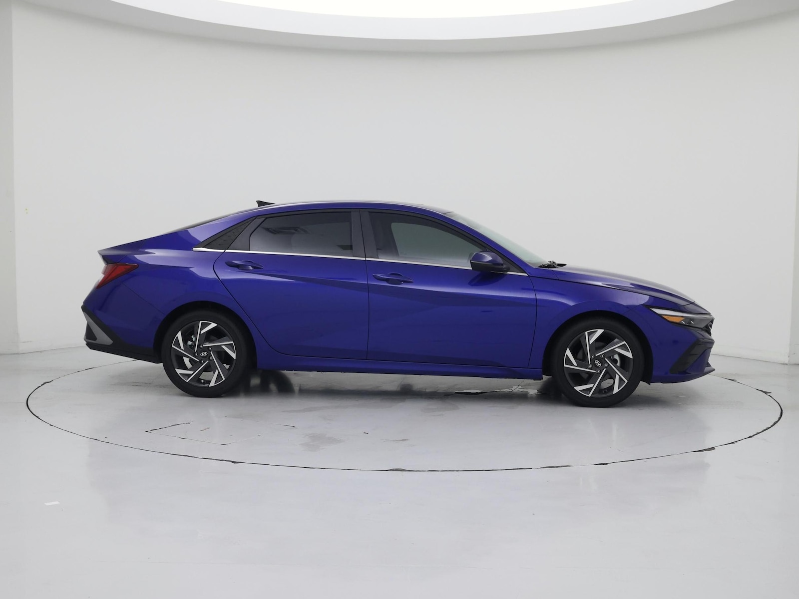 2025 Hyundai Elantra Limited - Photo 23
