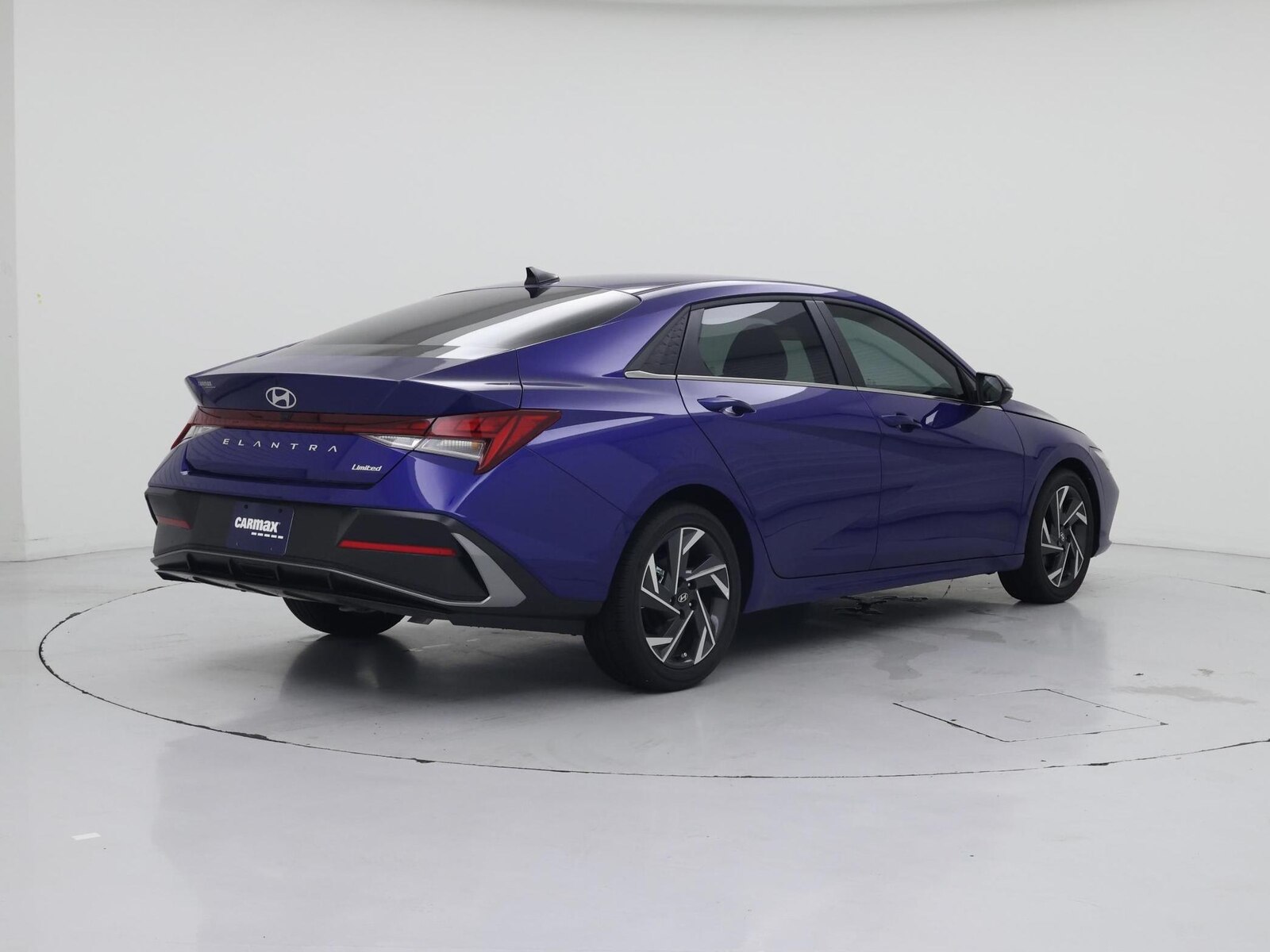 2025 Hyundai Elantra Limited - Photo 24