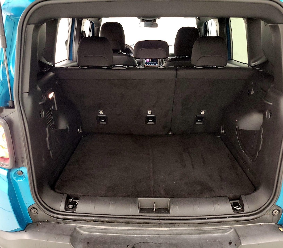 Trunk/Cargo (Seats Up)