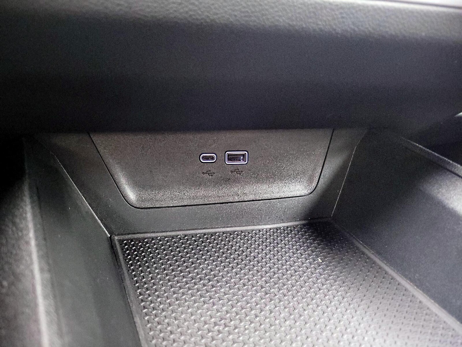 2026 Chevrolet Equinox LT - Photo 19