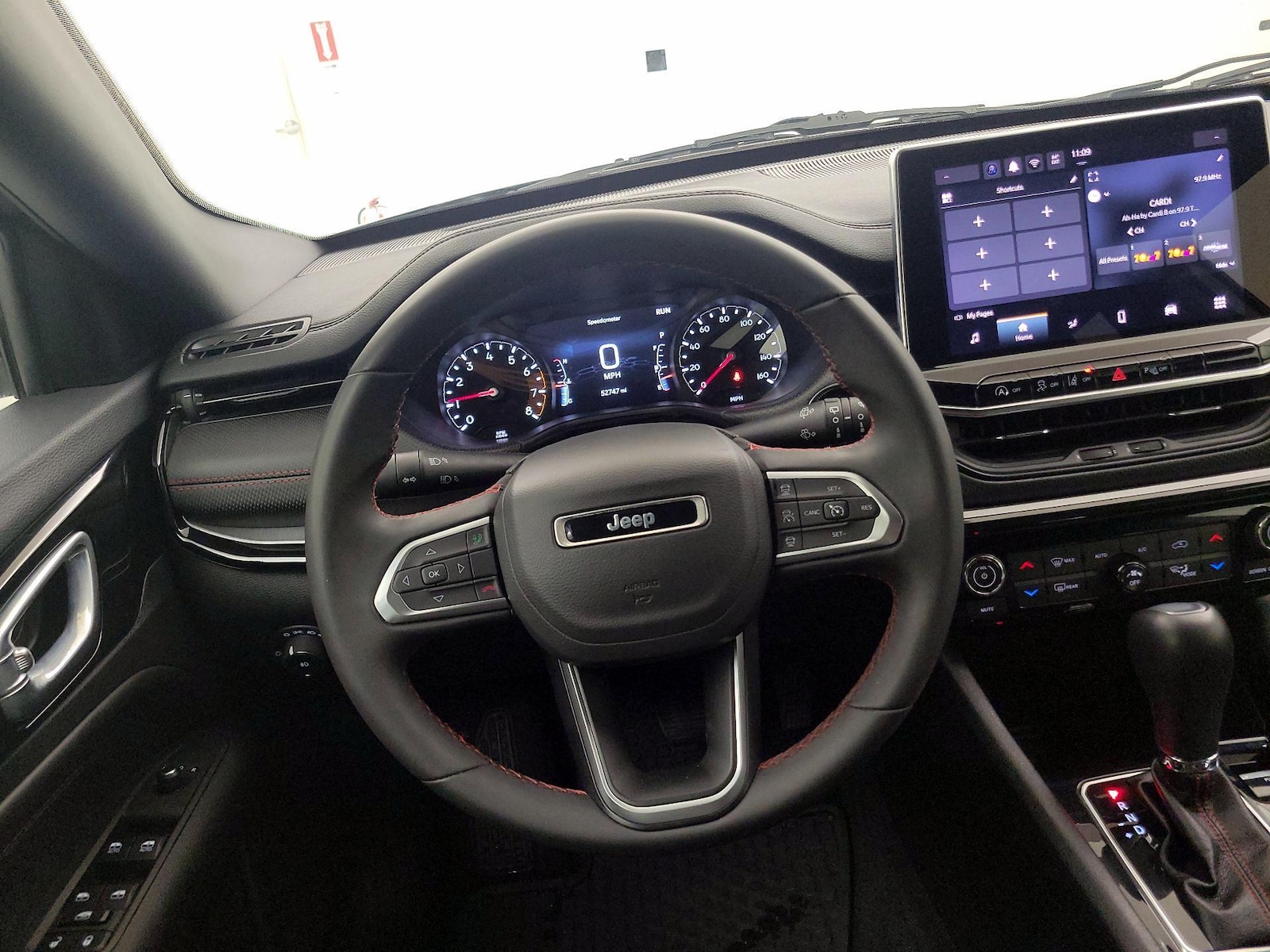 2025 Jeep Compass Trailhawk - Photo 11