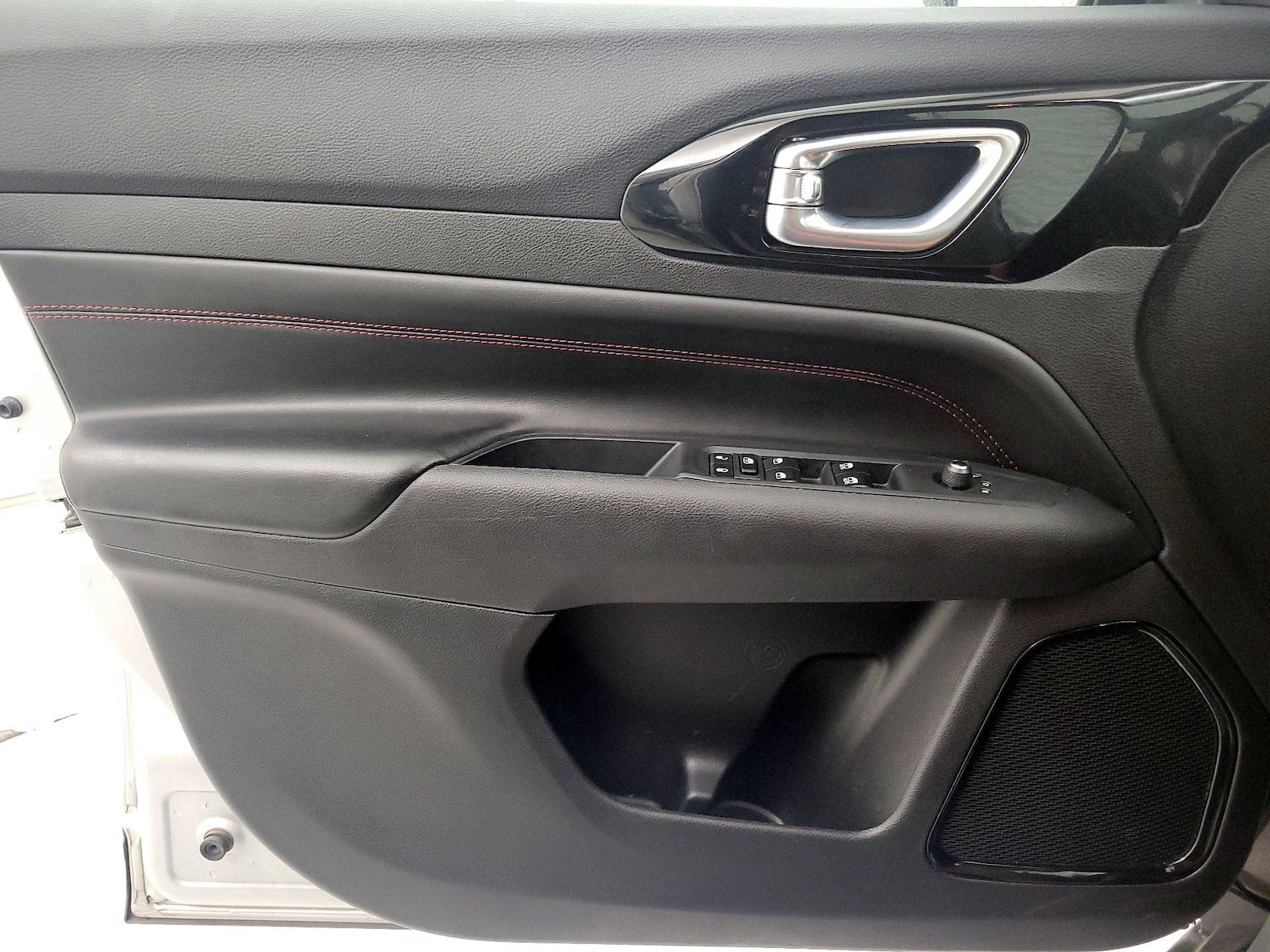 2025 Jeep Compass Trailhawk - Photo 13