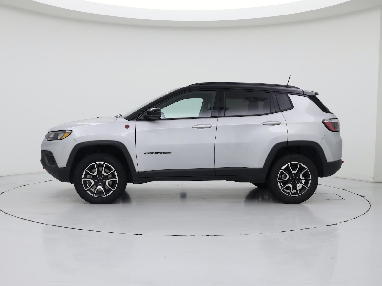 2025 Jeep Compass Trailhawk - Photo 4