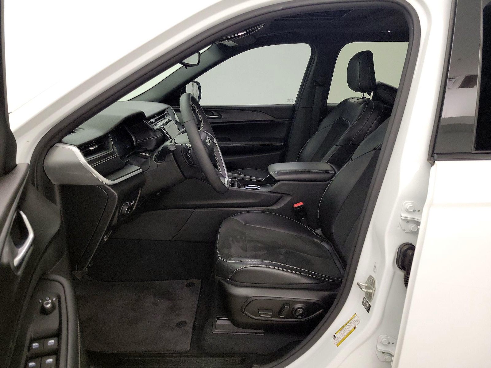 2024 Jeep Grand Cherokee L Altitude - Photo 12