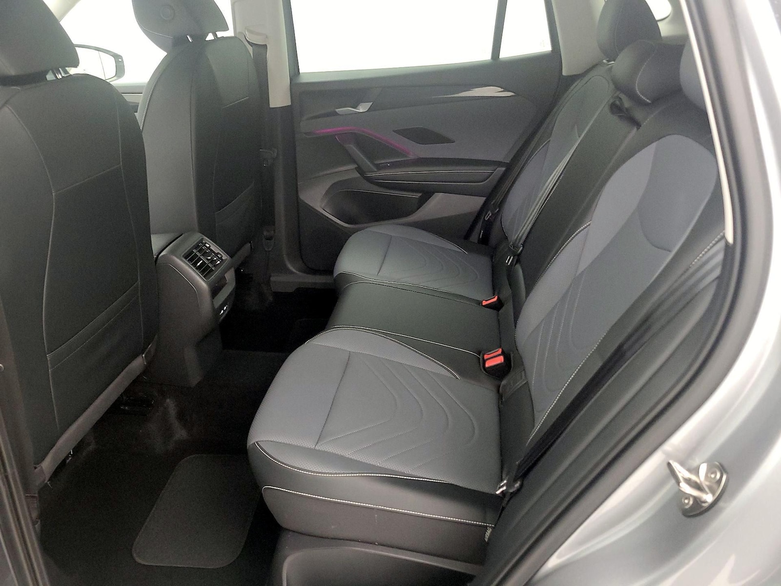 2026 Volkswagen Tiguan SE - Photo 20
