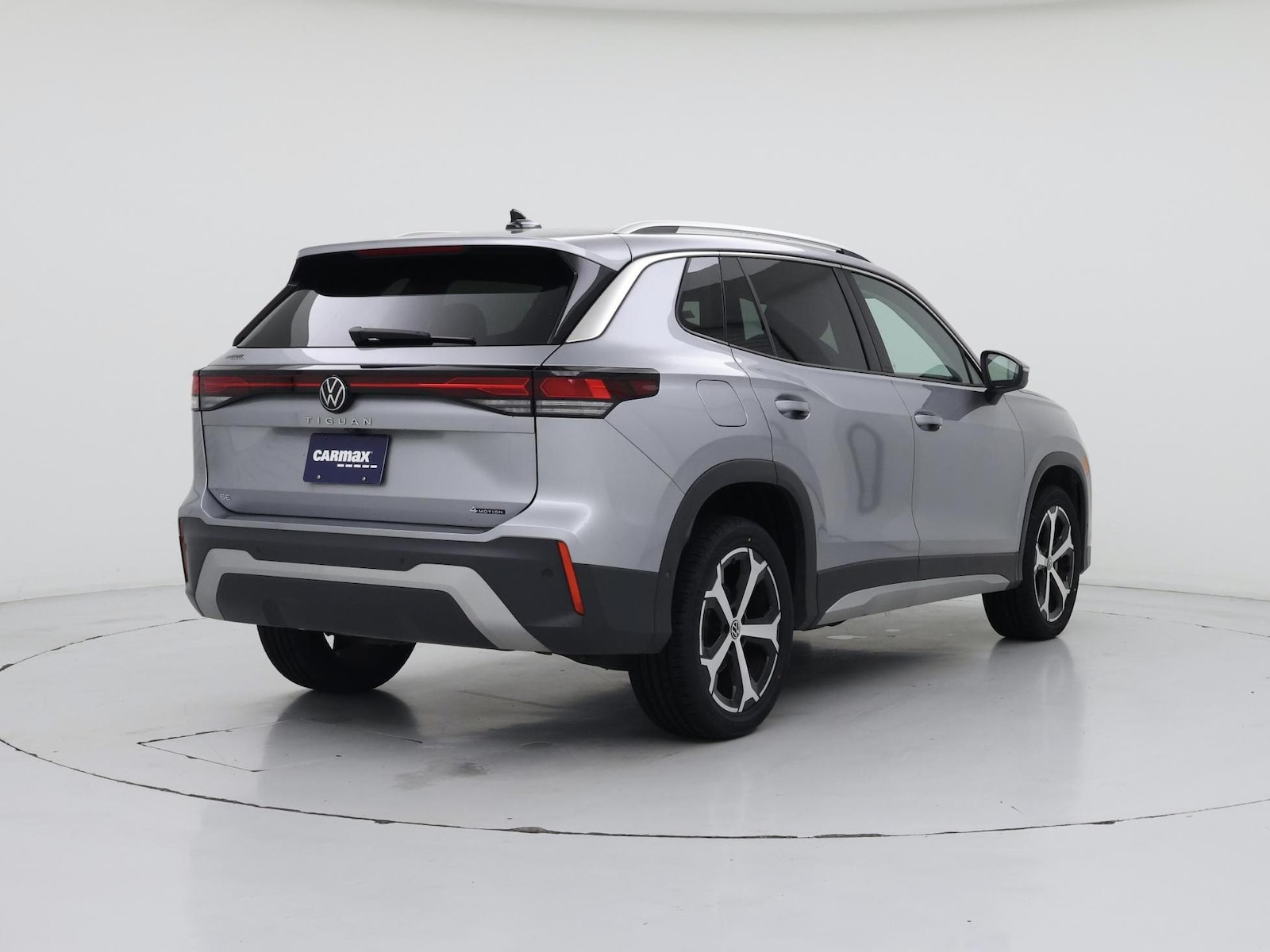 2026 Volkswagen Tiguan SE - Photo 9