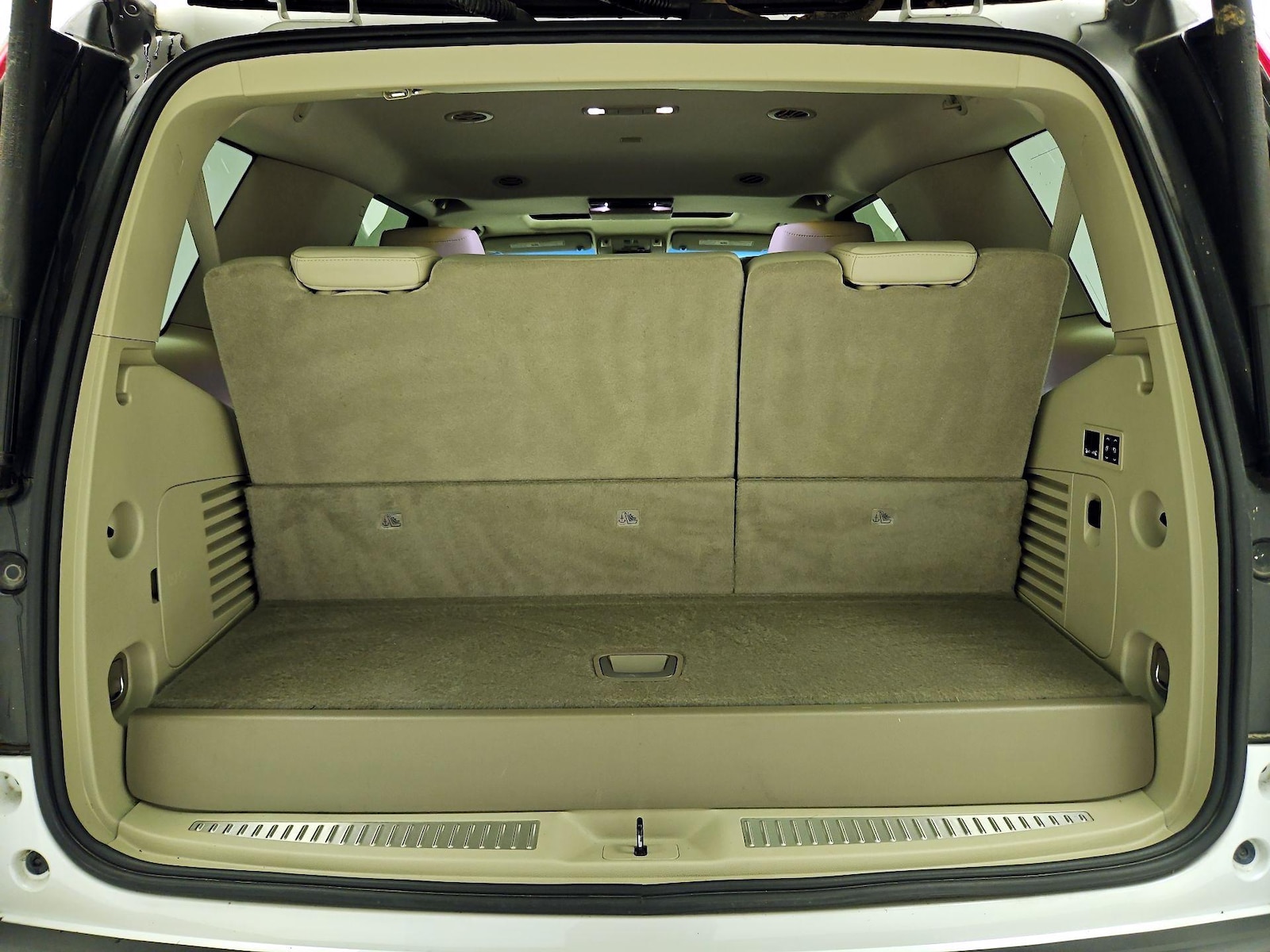 2018 Cadillac Escalade Premium Luxury - Photo 24