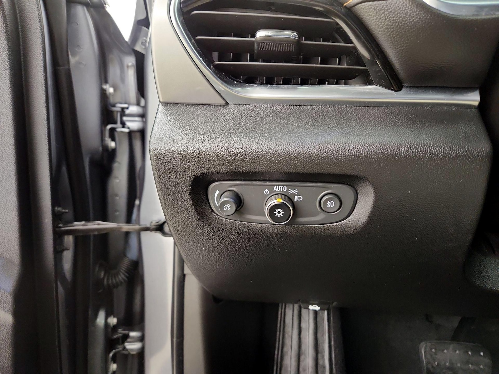 2019 Chevrolet Traverse 1LT - Photo 14
