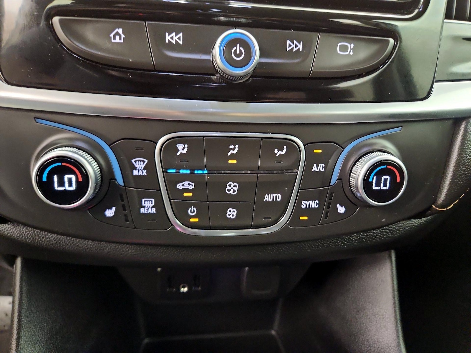 2019 Chevrolet Traverse 1LT - Photo 17
