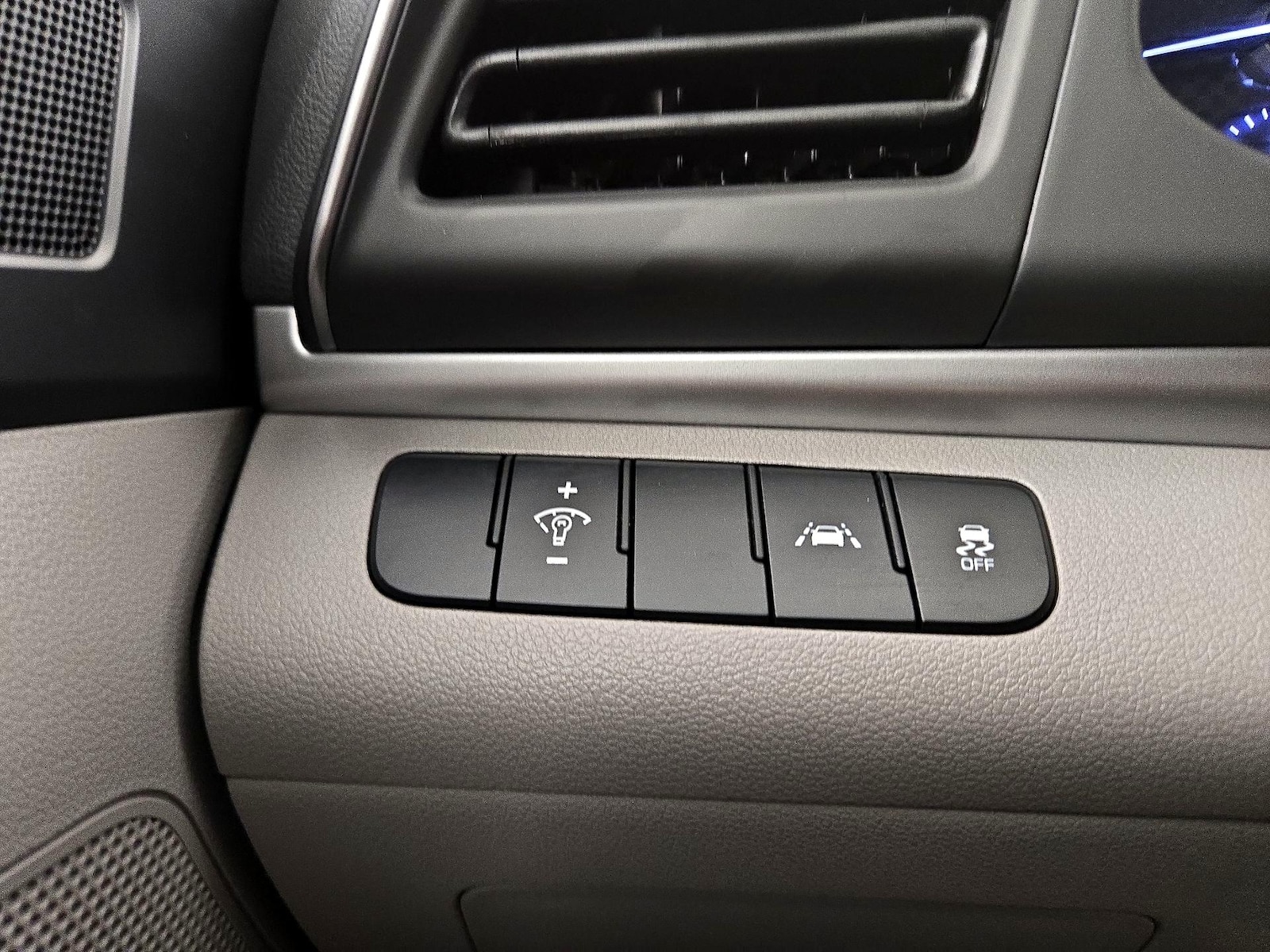 2020 Hyundai Elantra SE - Photo 14