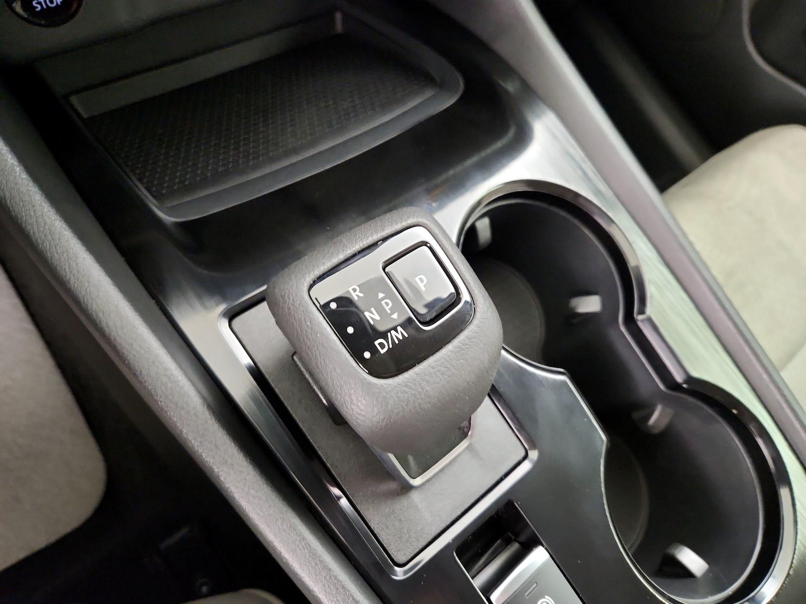 2025 Nissan Rogue SV - Photo 18