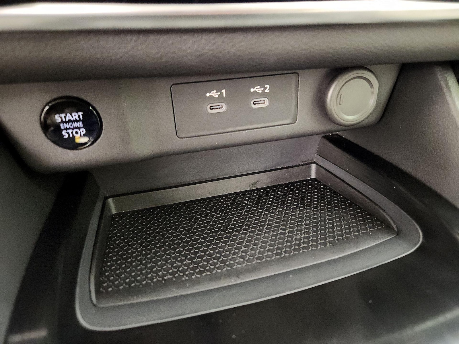 2025 Nissan Rogue SV - Photo 19