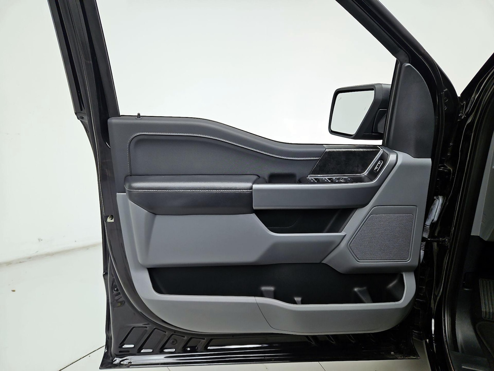 2023 Ford F-150 XLT - Photo 13
