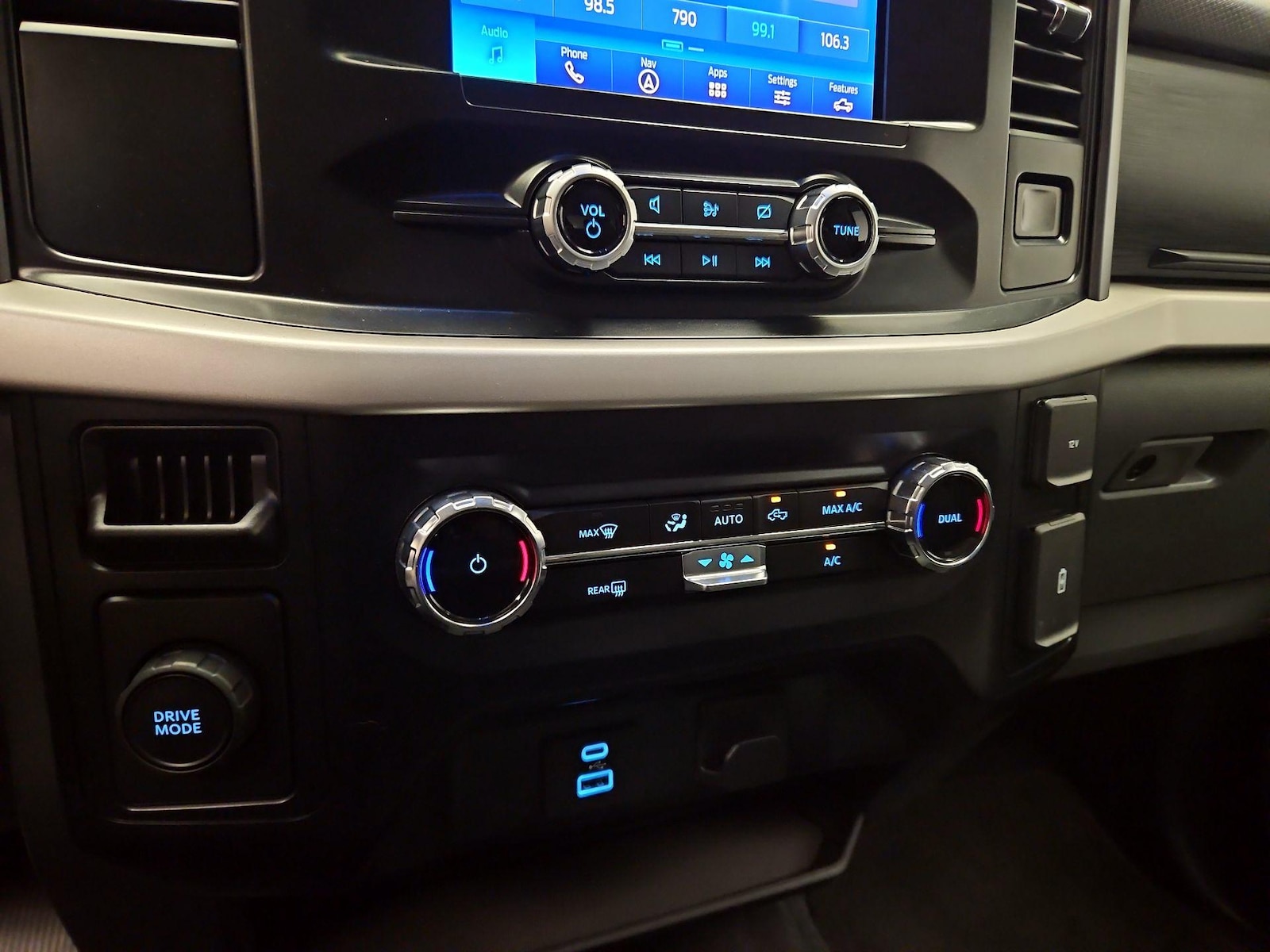 2023 Ford F-150 XLT - Photo 17