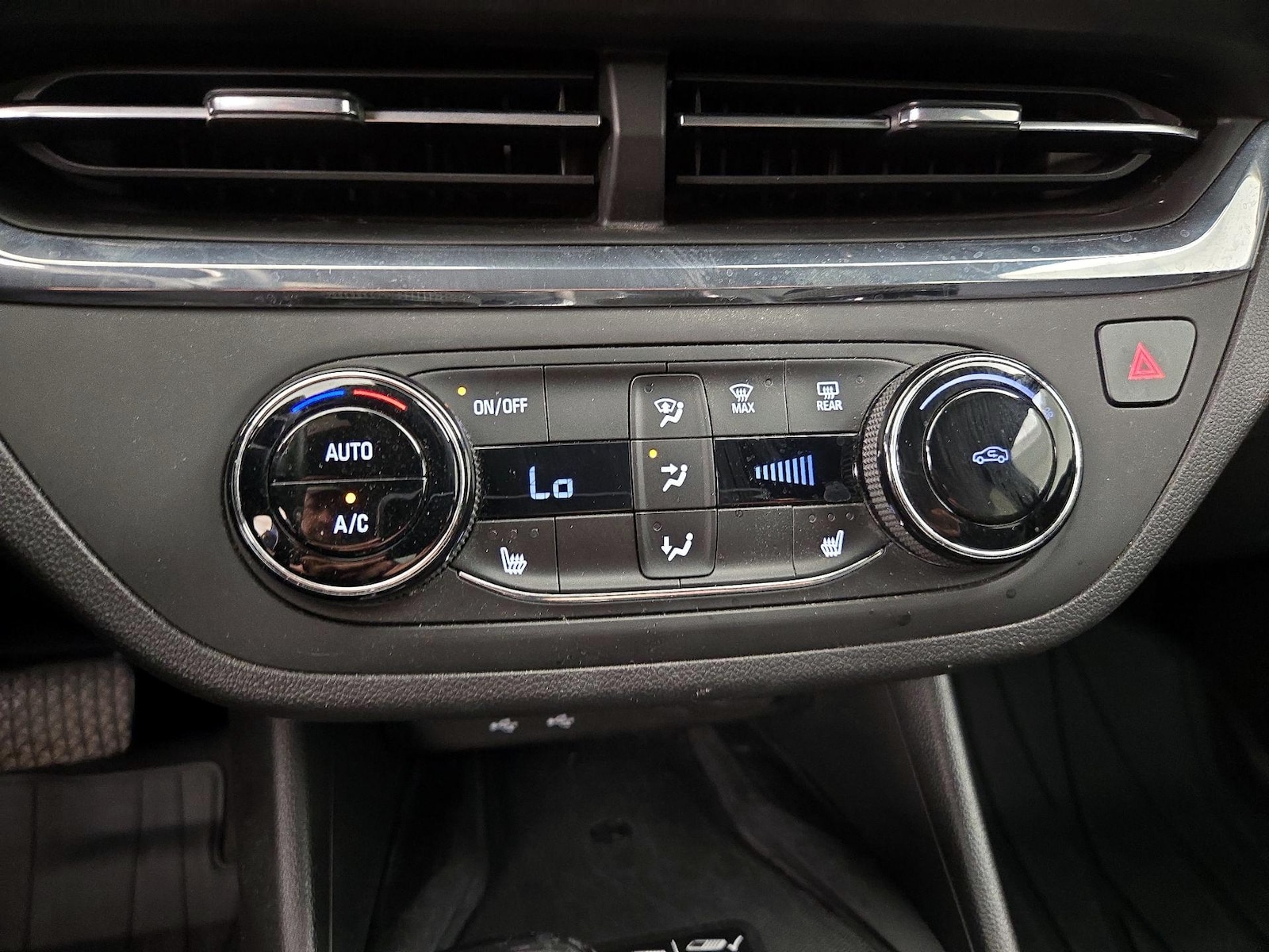 2025 Buick Envista Preferred - Photo 17