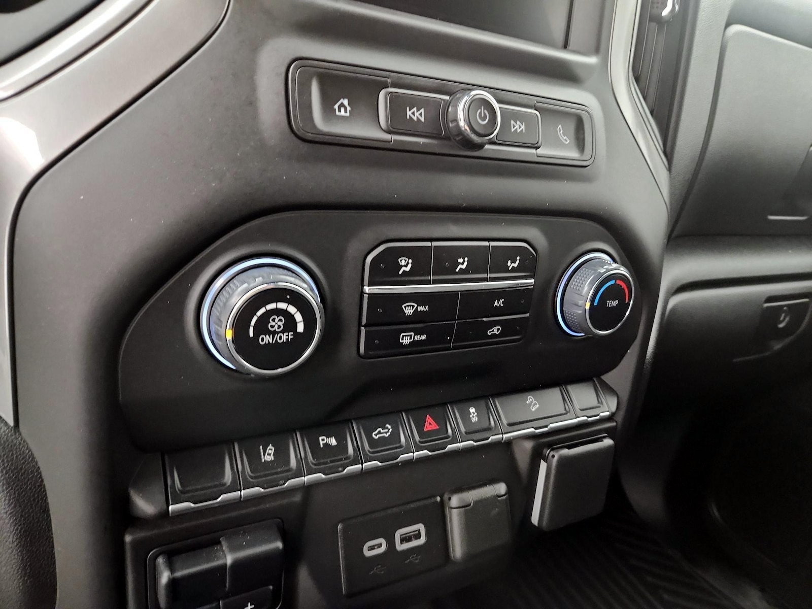 2025 Chevrolet Silverado 2500HD Custom - Photo 15