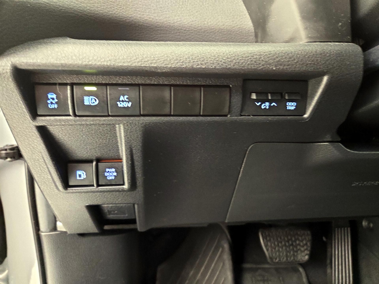 2024 Toyota Sienna Woodland Edition - Photo 14