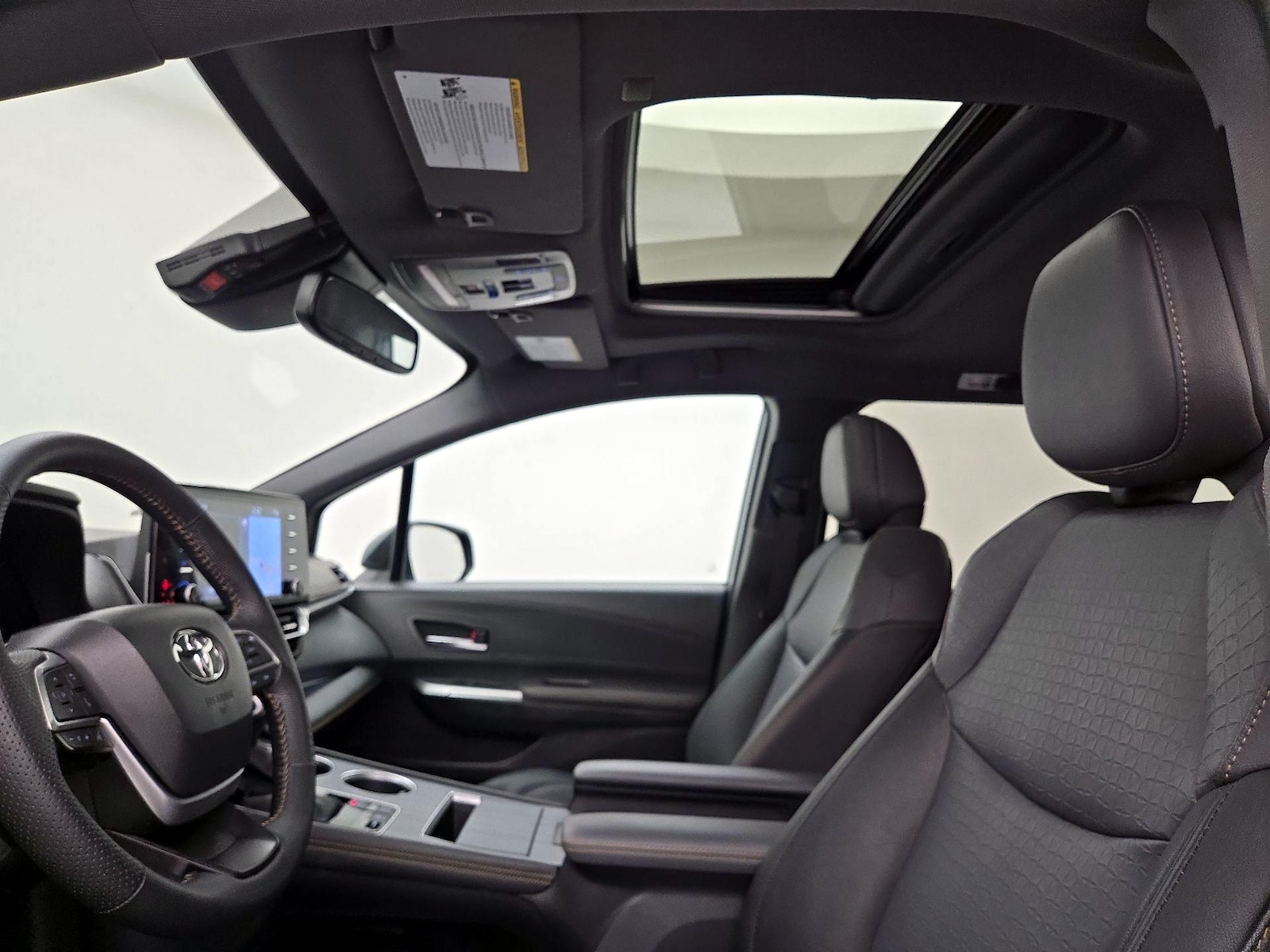 2024 Toyota Sienna Woodland Edition - Photo 21