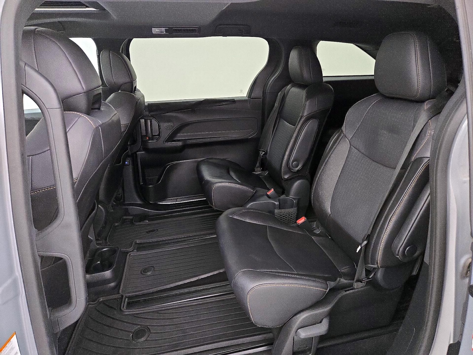 2024 Toyota Sienna Woodland Edition - Photo 22