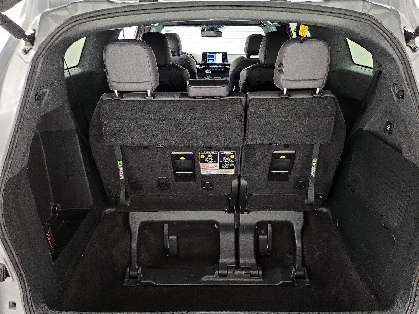 2024 Toyota Sienna Woodland Edition - Photo 24